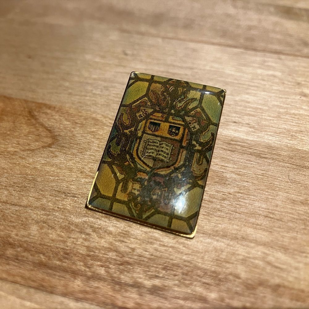 Beautiful vintage pin